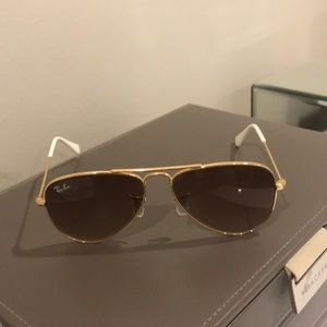 super cute junior Ray-bans white with gold rim!!